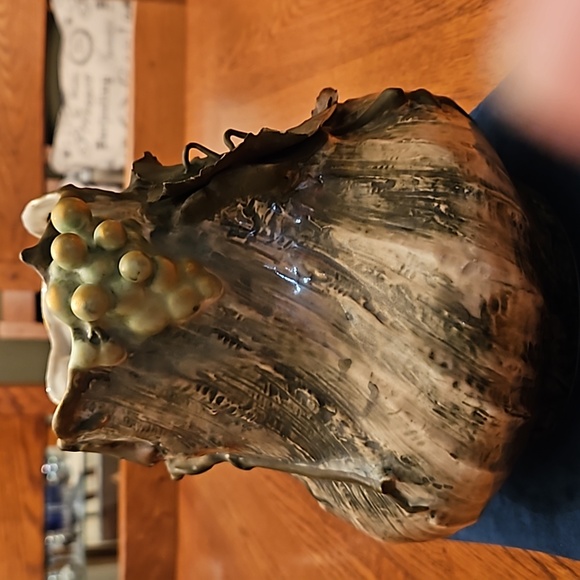 Amphora Porcelain Vase with Raised Grapes and Leaves Art Nouveau Turn of Century - Picture 4 of 16